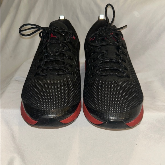 Air Jordan Zoom Tenacity 'Bred' Training Shoe - Picture 2 of 8